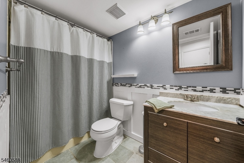 5 Evans Court Bedminster NJ 07921