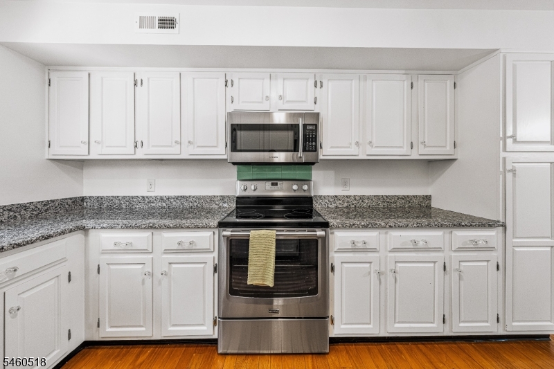 5 Evans Court Bedminster NJ 07921