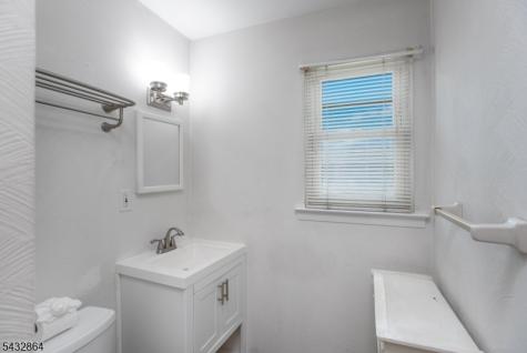 504 Nottingham Way Raritan NJ 08822