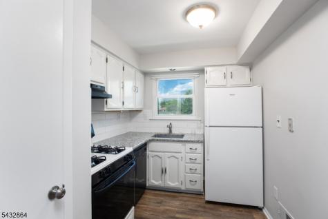 504 Nottingham Way Raritan NJ 08822