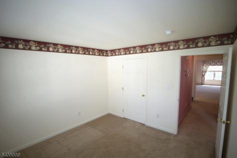 34 Chanda Court Clifton NJ 07012
