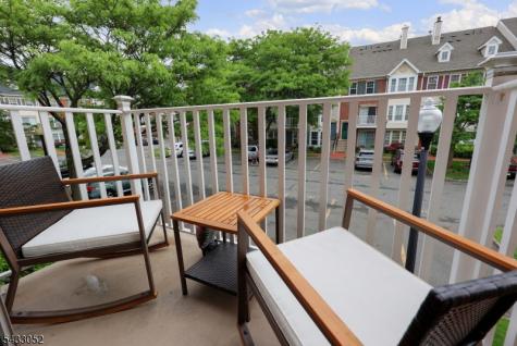33 Dogwood Street Jersey City NJ 07305