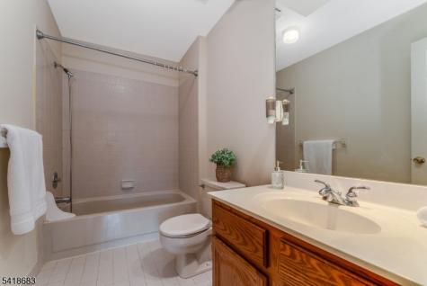 60 Phlox Court Readington NJ 08889