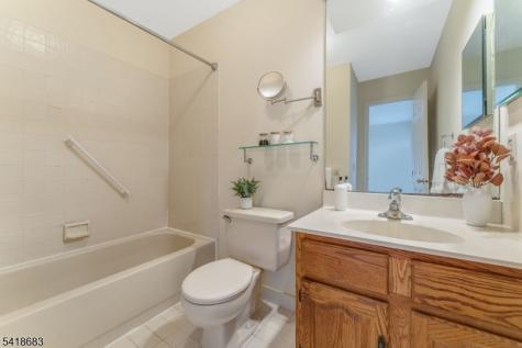 60 Phlox Court Readington NJ 08889
