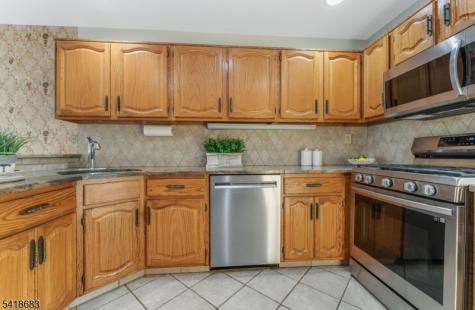 60 Phlox Court Readington NJ 08889