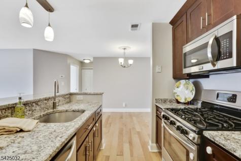 21 Lear Court East Brunswick NJ 08816