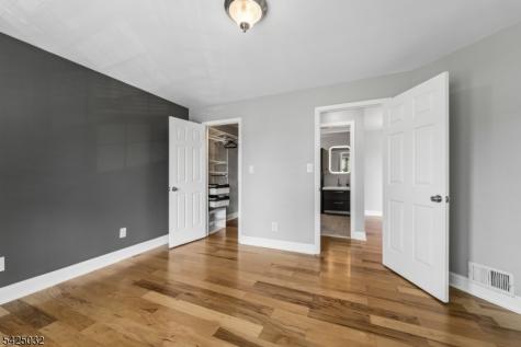 21 Lear Court East Brunswick NJ 08816