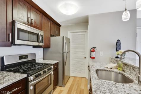21 Lear Court East Brunswick NJ 08816