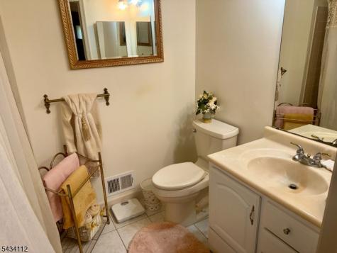 75 Amethyst Way Franklin NJ 08823