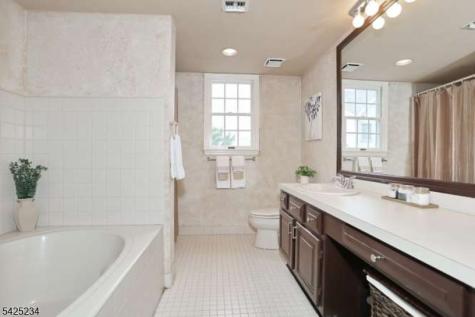 101 Quartz Lane Paterson NJ 07501