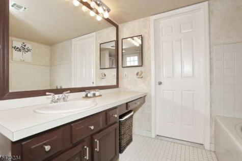 101 Quartz Lane Paterson NJ 07501