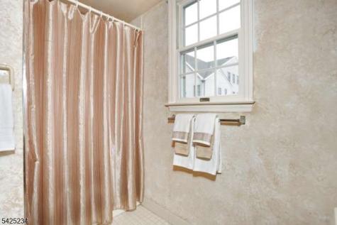 101 Quartz Lane Paterson NJ 07501