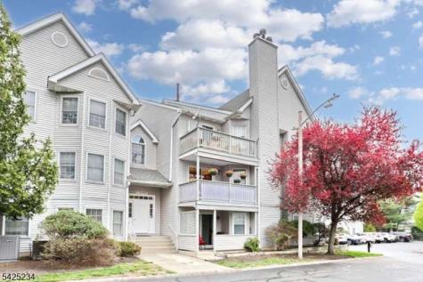 101 Quartz Lane Paterson NJ 07501