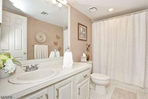 101 Quartz Lane Paterson NJ 07501