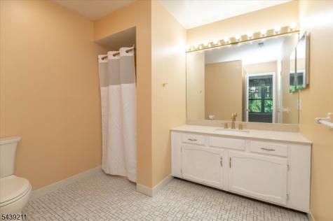 23 Foxboro Lane West Milford NJ 07480