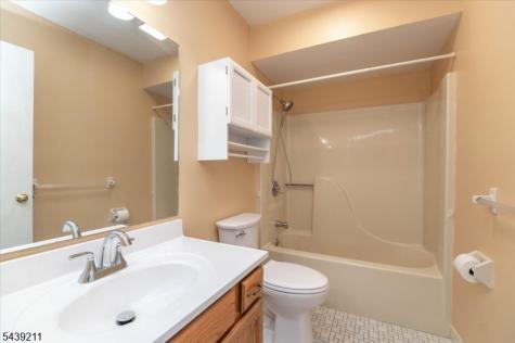 23 Foxboro Lane West Milford NJ 07480