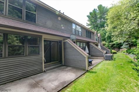 23 Foxboro Lane West Milford NJ 07480