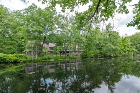 23 Foxboro Lane West Milford NJ 07480