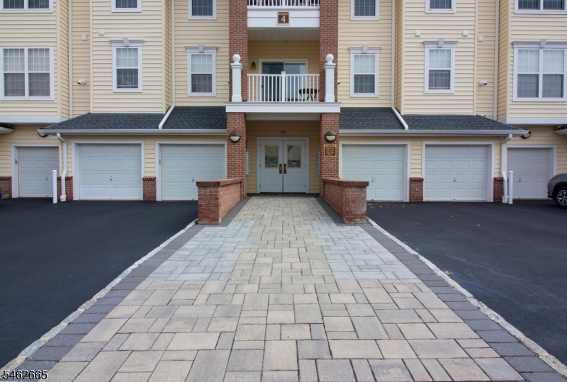 2202 Avery Court Franklin NJ 08873