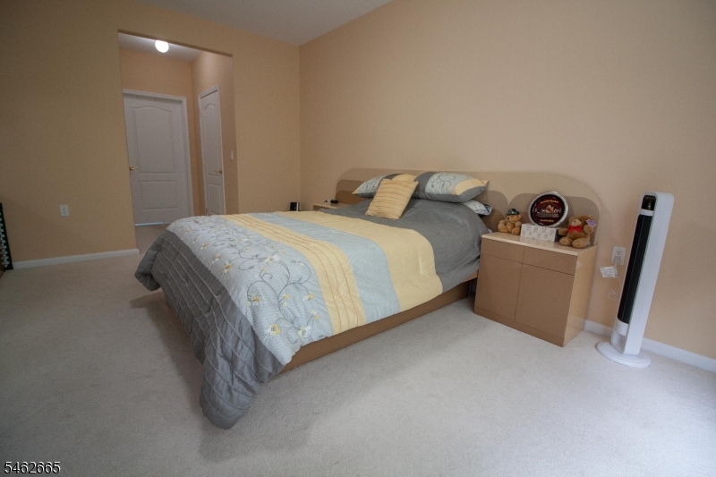 2202 Avery Court Franklin NJ 08873