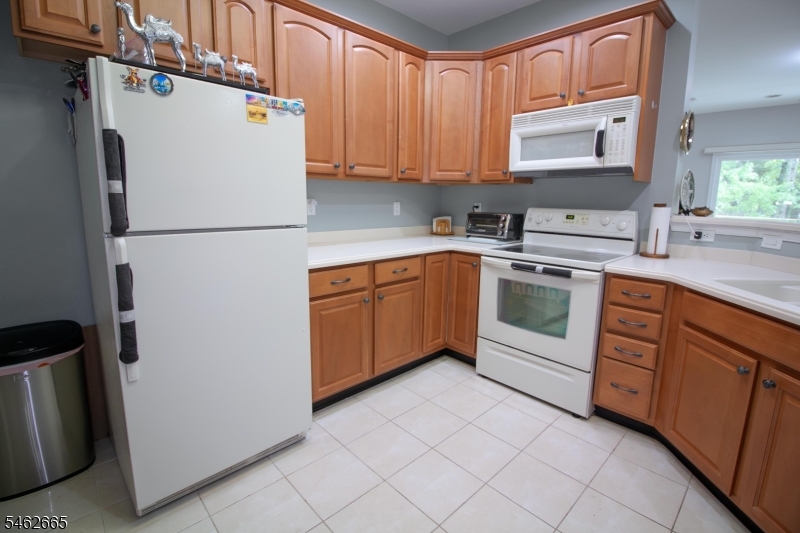2202 Avery Court Franklin NJ 08873