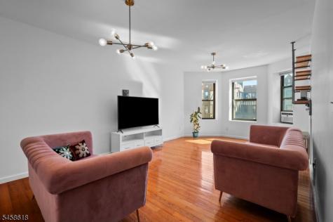 756 Brady New York NJ 10462