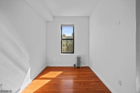 756 Brady New York NJ 10462