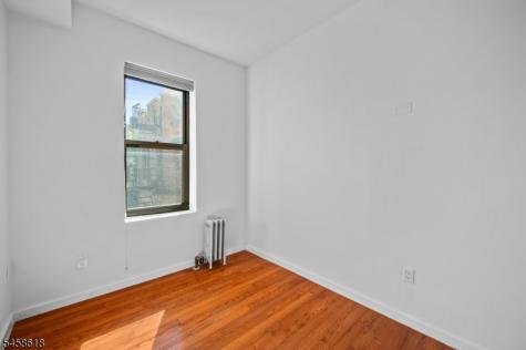 756 Brady New York NJ 10462