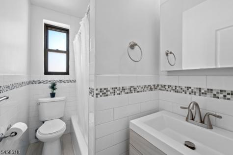 756 Brady New York NJ 10462
