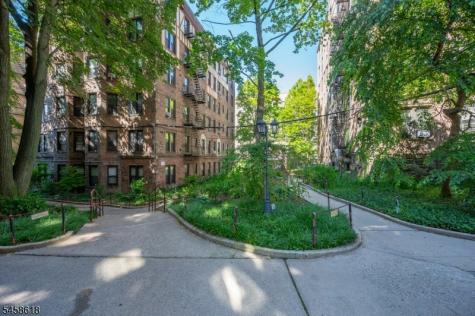 756 Brady New York NJ 10462