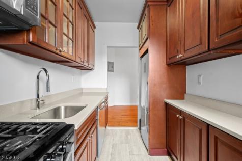 756 Brady New York NJ 10462