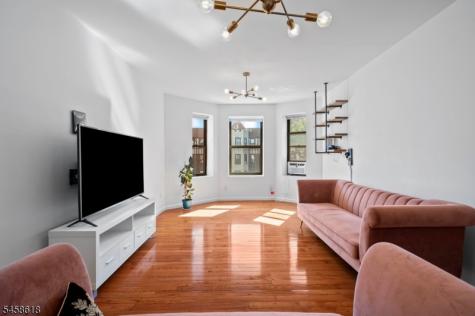756 Brady New York NJ 10462