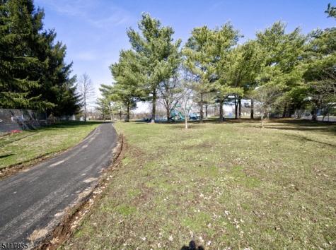 11 Lindsey Court Franklin NJ 08823