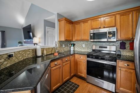 37 Mountainside Drive Pompton Lakes NJ 07442