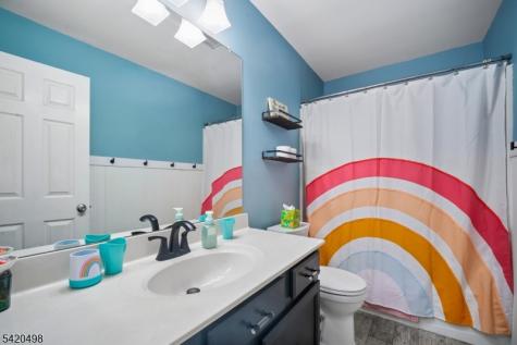 37 Mountainside Drive Pompton Lakes NJ 07442