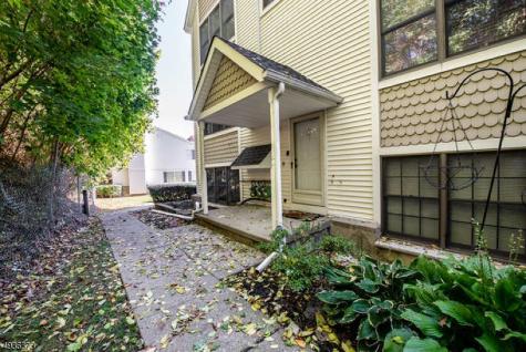 56 Portsmouth Court Hamburg NJ 07419