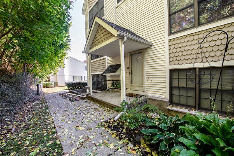 56 Portsmouth Court Hamburg NJ 07419