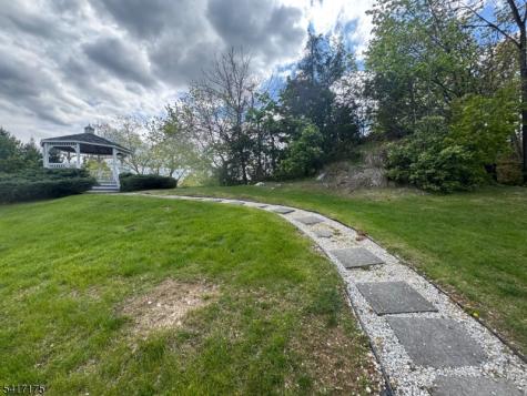 56 Portsmouth Court Hamburg NJ 07419