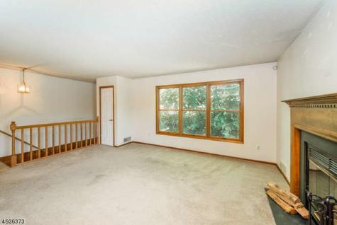 56 Portsmouth Court Hamburg NJ 07419