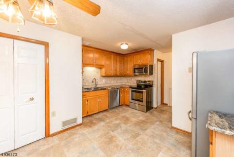 56 Portsmouth Court Hamburg NJ 07419