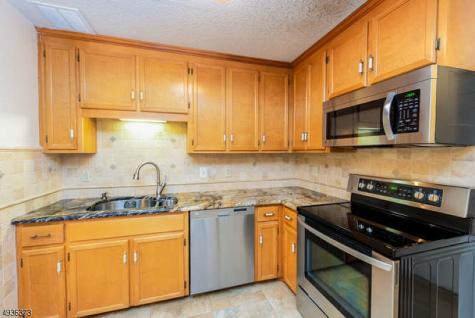 56 Portsmouth Court Hamburg NJ 07419