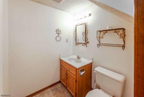 56 Portsmouth Court Hamburg NJ 07419