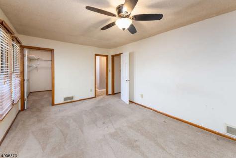 56 Portsmouth Court Hamburg NJ 07419