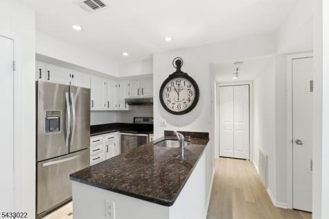 84 Mayfield Road Bedminster NJ 07921