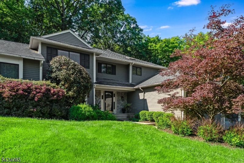 22 Hunters Circle Tewksbury NJ 08833