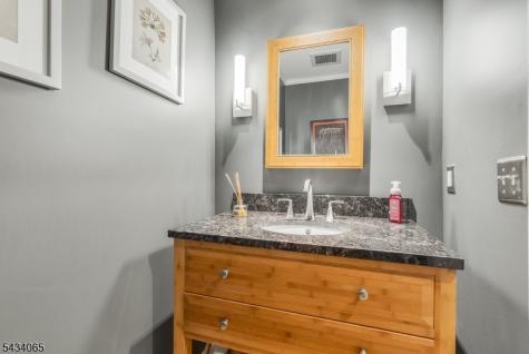 22 Hunters Circle Tewksbury NJ 08833