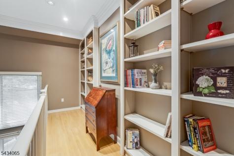 22 Hunters Circle Tewksbury NJ 08833
