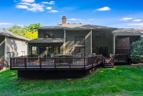 22 Hunters Circle Tewksbury NJ 08833