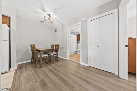 10 Stonyridge Drive Lincoln Park NJ 07035