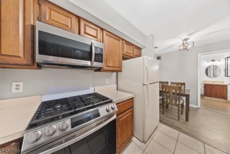 10 Stonyridge Drive Lincoln Park NJ 07035